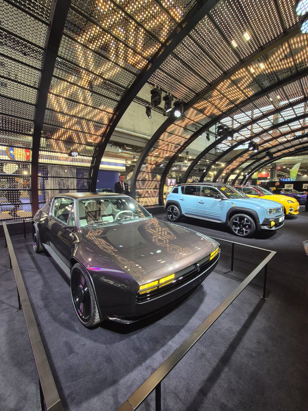 ledbox-retromobile-renault-2025-04