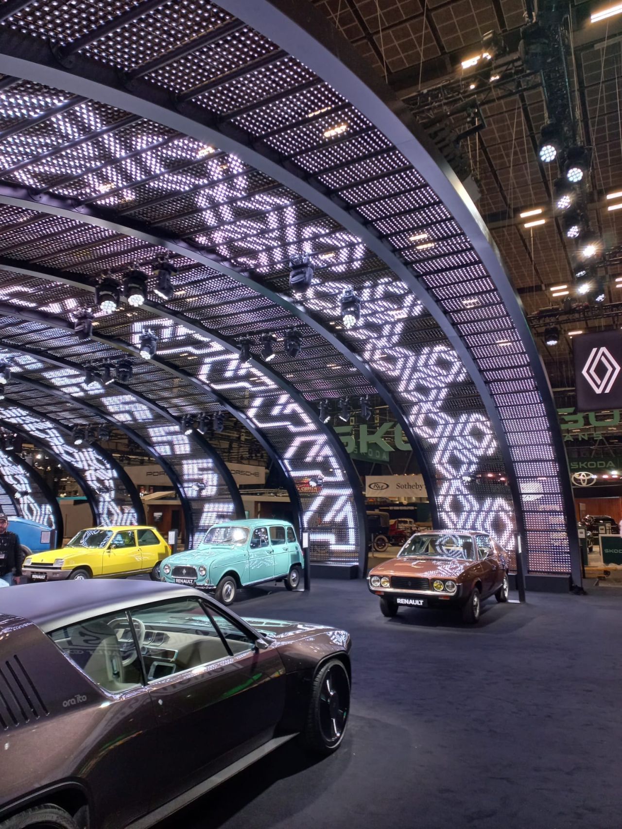 ledbox-retromobile-renault-2025-05