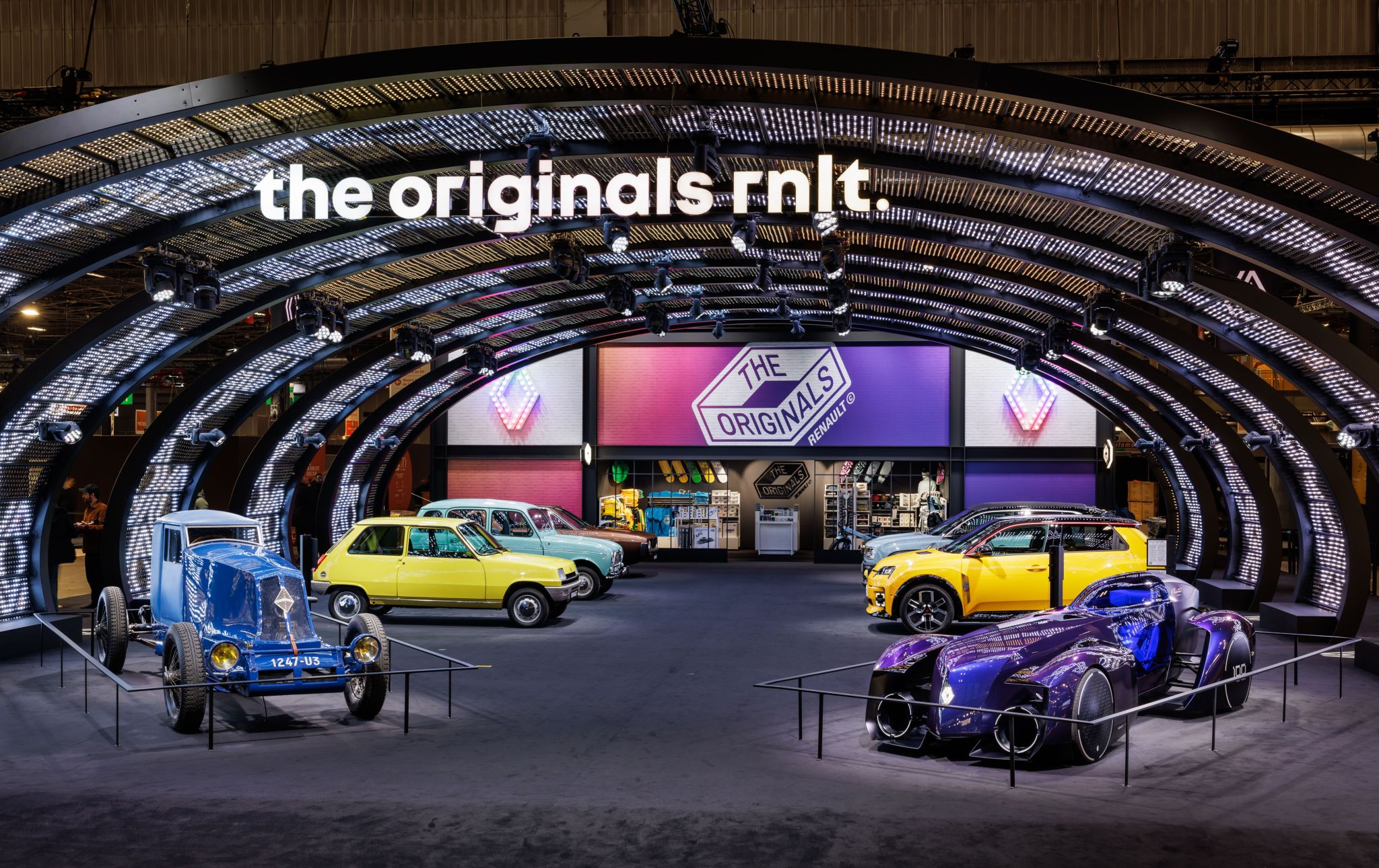 RENAULT x RÉTROMOBILE 2025