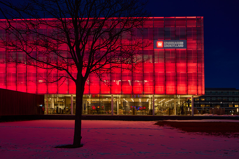 Façade LED du siège Sparekassen Kronjylland.